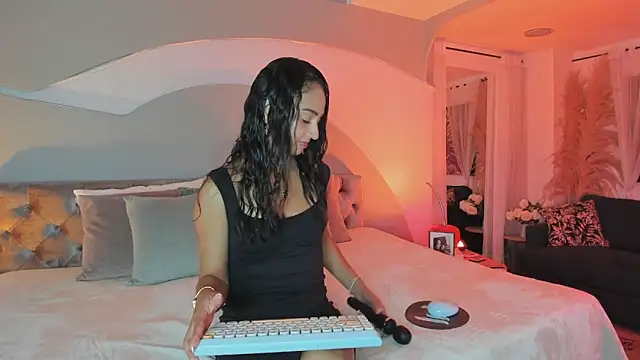 Elizabeth clark  online show from 5, 1, 2026