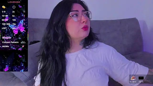 Curvybaddie99 online show from 9, 4, 2026