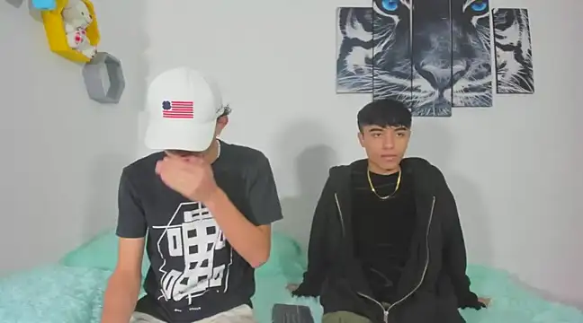 Maxxi hot23 online show from 7, 3, 2025