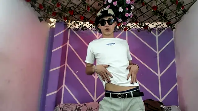 Maxxi hot23 online show from 19, 9, 2025