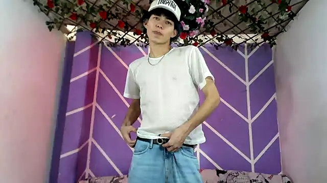 Maxxi hot23 online show from 25, 9, 2025