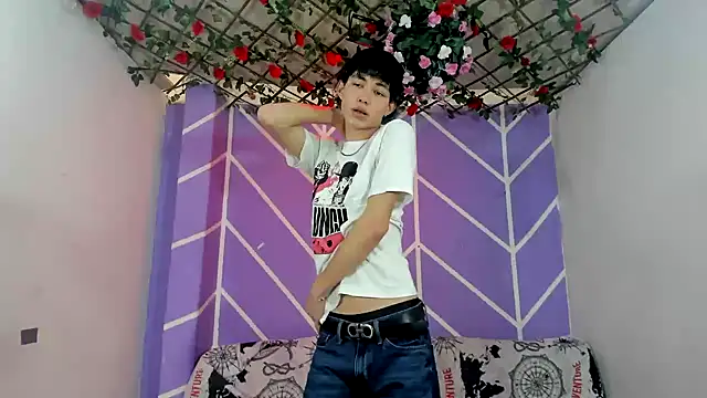 Maxxi hot23 online show from 11, 10, 2025