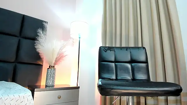 SeleneLujan online show from 6, 1, 2026