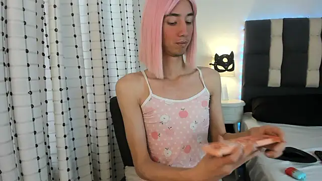 loverisu-coral online show from 9, 11, 2025