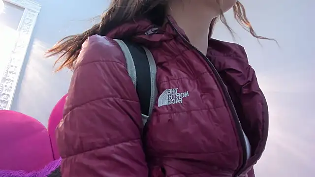 Bonniie 22 online show from 16, 9, 2025