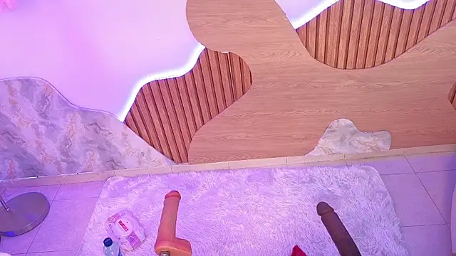 madisonjones- online show from 16, 4, 2026