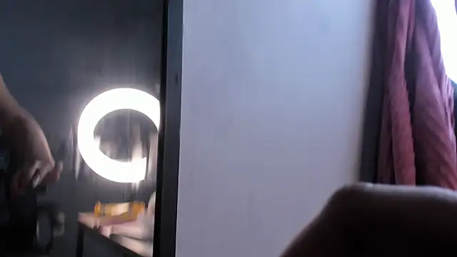 Sienna miller 27 online show from 20, 3, 2025