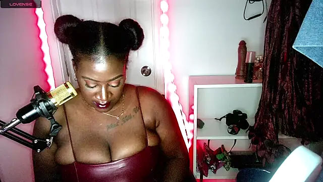 lovelyenigma365 online show from 7, 1, 2026