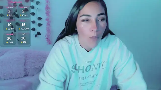 luna lgomez  online show from 2, 3, 2025