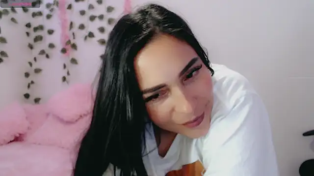 luna lgomez  online show from 6, 3, 2025