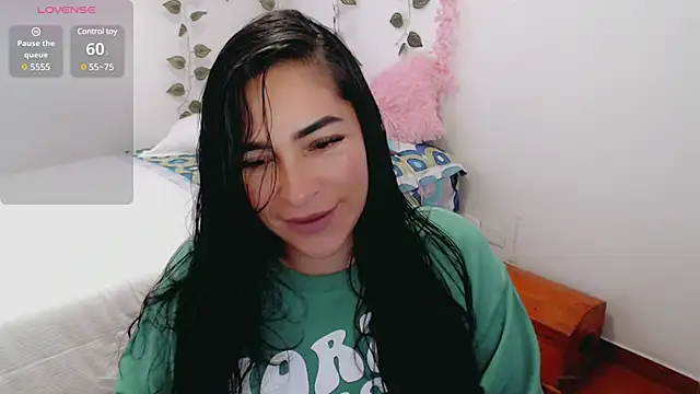 luna lgomez  online show from 18, 3, 2025