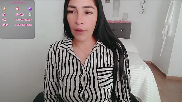 luna lgomez  online show from 9, 10, 2025