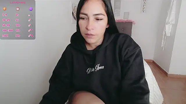 luna lgomez  online show from 15, 10, 2025