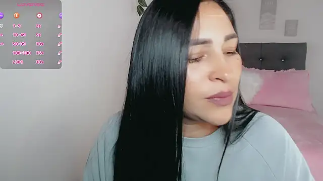 luna lgomez  online show from 9, 3, 2026