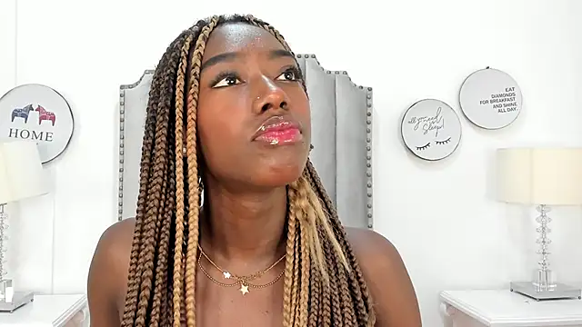 Snapshot of SamantaMarquez chatting on 15, 9, 2025 SamantaMarquez online show from 15, 9, 2025