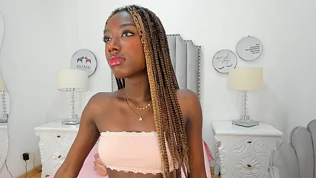 Snapshot of SamantaMarquez chatting on 29, 9, 2025 SamantaMarquez online show from 29, 9, 2025