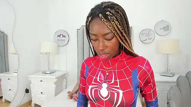 Snapshot of SamantaMarquez chatting on 11, 10, 2025 SamantaMarquez online show from 11, 10, 2025