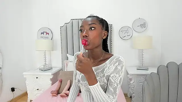 Snapshot of SamantaMarquez chatting on 17, 10, 2025 SamantaMarquez online show from 17, 10, 2025