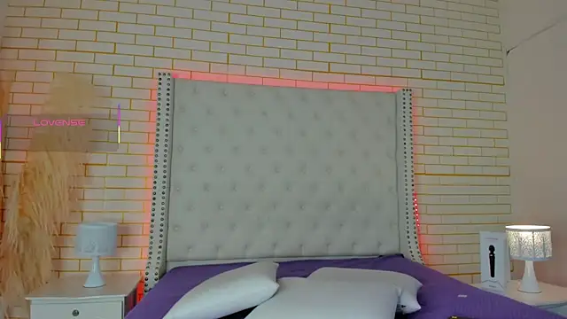 Emilly wilson  online show from 30, 10, 2025