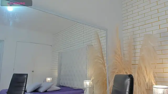 Emilly wilson  online show from 6, 11, 2025