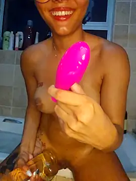 Snapshot of Cherry_kat chatting on 18, 9, 2025 Cherry kat online show from 18, 9, 2025