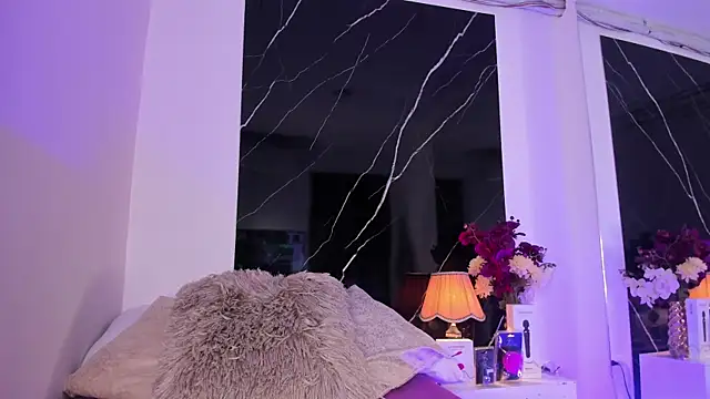 ArianaaGrace online show from 6, 2, 2026