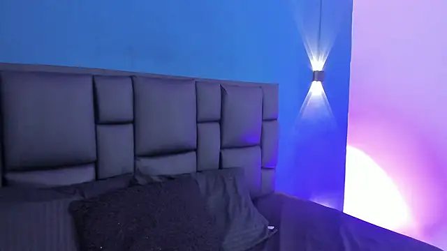 DANESKA HILLER online show from 5, 10, 2025