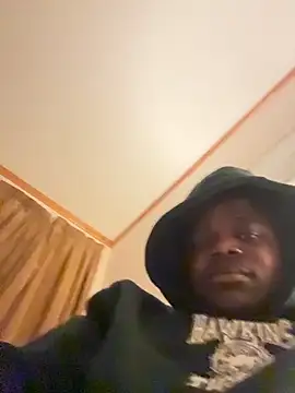 Snapshot of Julesgram chatting on 28, 11, 2025 Julesgram online show from 28, 11, 2025