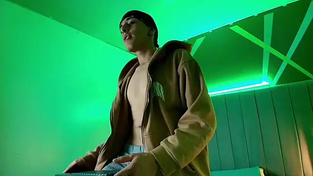 Andrew Wolff online show from 29, 10, 2025