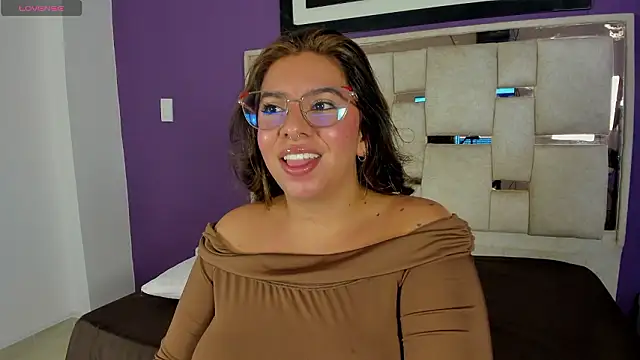 Snapshot of emilyy_cooperr chatting on 12, 3, 2026 emilyy cooperr online show from 12, 3, 2026