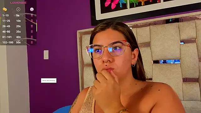 Snapshot of emilyy_cooperr chatting on 14, 4, 2026 emilyy cooperr online show from 14, 4, 2026