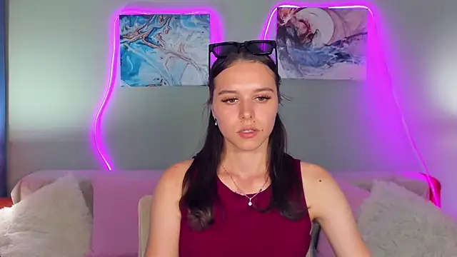 EmelyMason online show from 6, 7, 2026