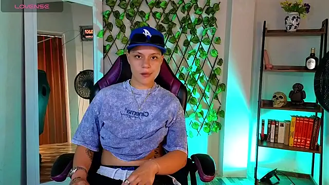 demimoore222 online show from 17, 3, 2025