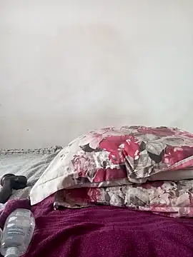 Missvixen81 online show from 1, 12, 2025