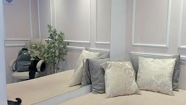 Snapshot of Lucy_Canel chatting on 23, 2, 2026 Lucy Canel online show from 23, 2, 2026