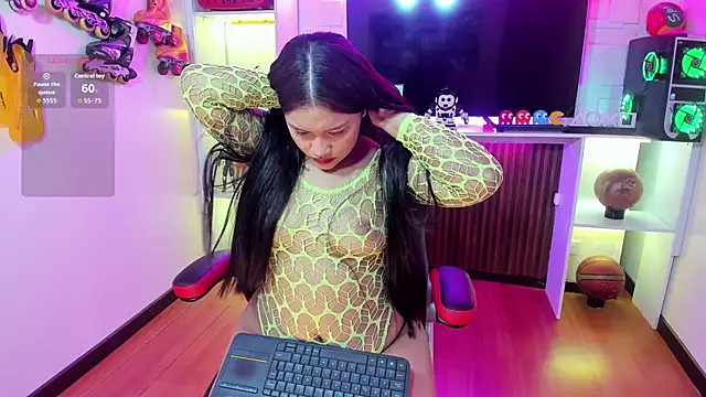 Snapshot of i_am_karoll chatting on 6, 2, 2026 i am karoll online show from 6, 2, 2026