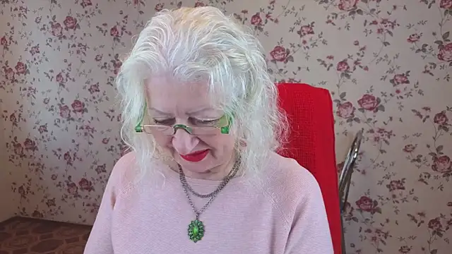 Maya Mayflower online show from 25, 10, 2025