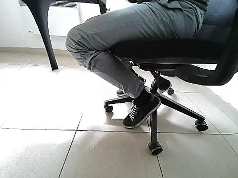 Snapshot of GM51-1988 chatting on 12, 9, 2025 GM51-1988 online show from 12, 9, 2025