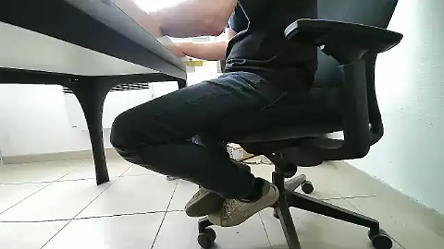 Snapshot of GM51-1988 chatting on 19, 9, 2025 GM51-1988 online show from 19, 9, 2025