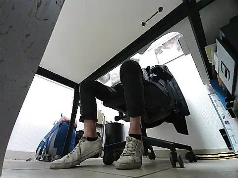 Snapshot of GM51-1988 chatting on 28, 10, 2025 GM51-1988 online show from 28, 10, 2025