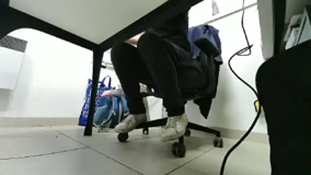 Snapshot of GM51-1988 chatting on 4, 11, 2025 GM51-1988 online show from 4, 11, 2025