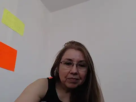 GiaLuvv11 online show from 16, 3, 2026