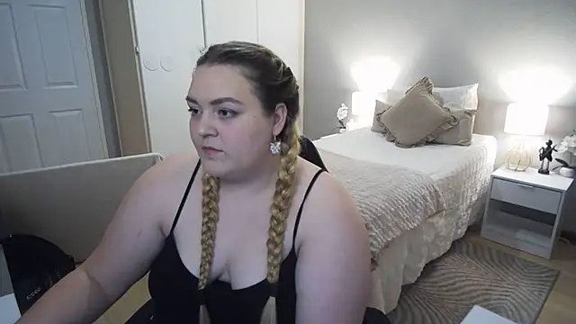 Snapshot of Neytjie chatting on 22, 11, 2025 Neytjie online show from 22, 11, 2025