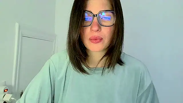 Snapshot of neferutt chatting on 7, 11, 2025 neferutt online show from 7, 11, 2025