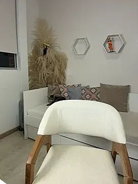 Snapshot of ValentinaMilann chatting on 28, 6, 2026 ValentinaMilann online show from 28, 6, 2026