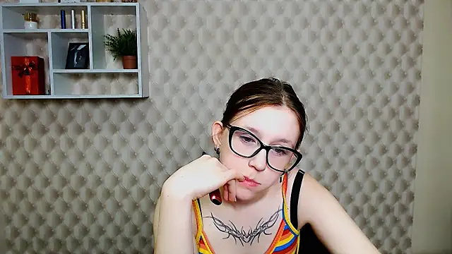 Snapshot of _MiraGold_ chatting on 14, 11, 2025 MiraGold online show from 14, 11, 2025