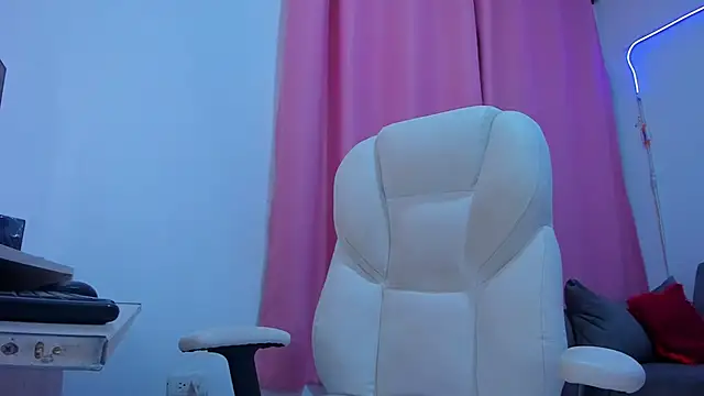 gaaby foxx online show from 4, 10, 2025