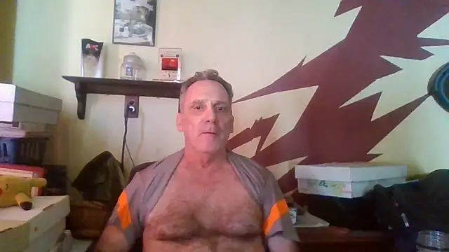 Snapshot of HunkofRock chatting on 16, 10, 2025 HunkofRock online show from 16, 10, 2025