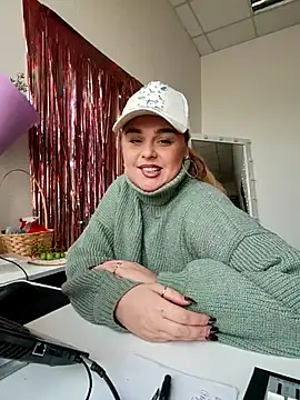 Juicy PeachLux online show from 15, 10, 2025