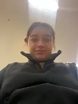 Karina Leon online show from 6, 5, 2026
